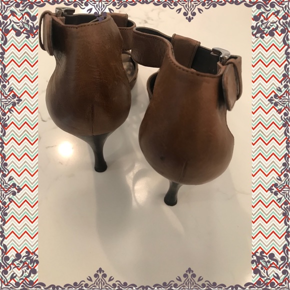 SOLD!! FRANCO SARTO HEELED SANDALS 💕💕💕 - Picture 6 of 8